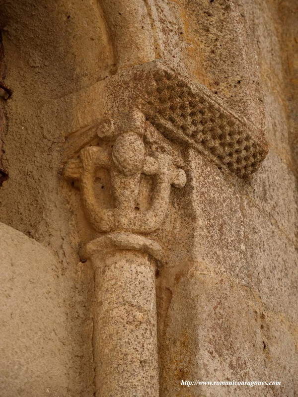 CAPITEL DEL VENTANAL DEL BSIDE SUR
